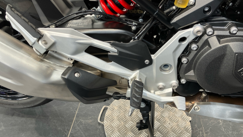 BMW F900 R